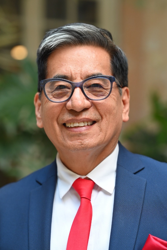 Dr. Jesús Lau